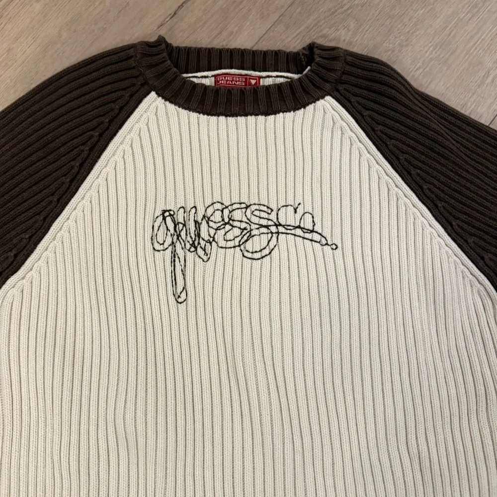 Vintage Y2K Guess Men's‎ Cream and Brown Sweater Large